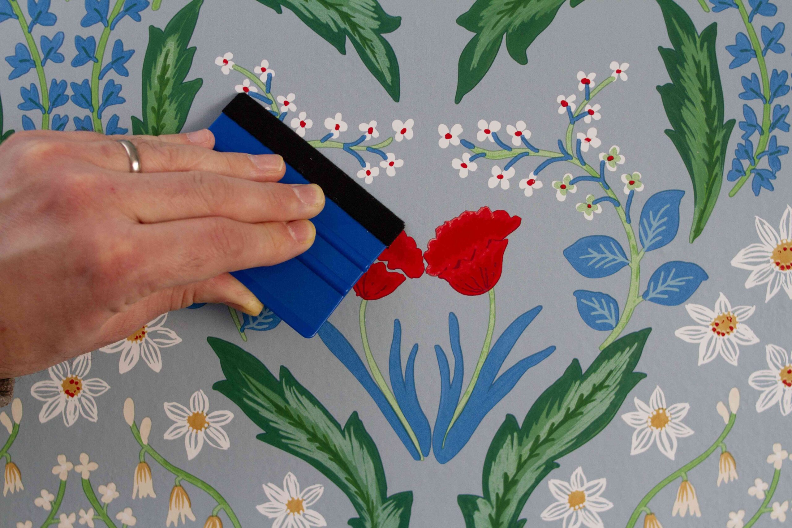 How you can Hold Wallpaper in 8 Easy Steps